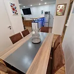 Stadtblick Grosse Peter Fuer 5 Personen Mit Balkon 5og Apartment