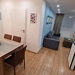 Stadtblick Grosse Peter Fuer 5 Personen Mit Balkon 5og Apartment *