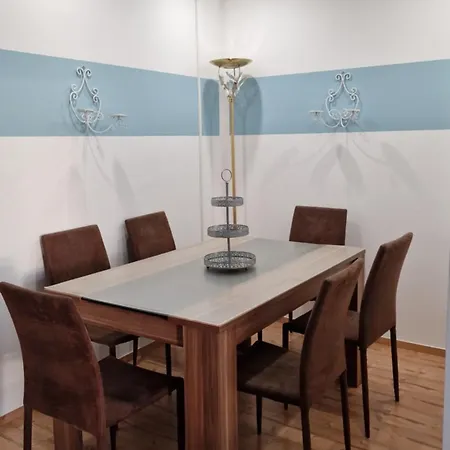 Stadtblick Grosse Peter Fuer 5 Personen Mit Balkon 5og Modern Und Gemuetlich דירה