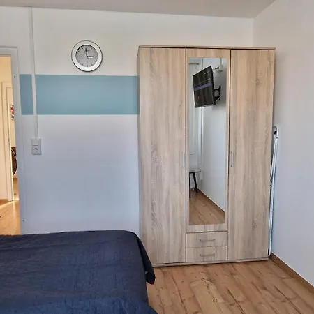 Stadtblick Grosse Peter Fuer 5 Personen Mit Balkon 5og Modern Und Gemuetlich *