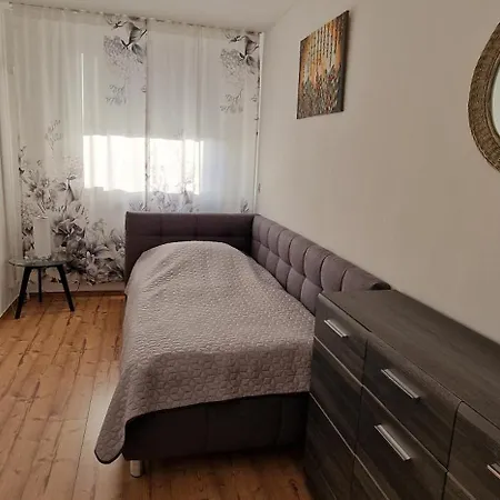 Stadtblick Grosse Peter Fuer 5 Personen Mit Balkon 5og Modern Und Gemuetlich *
