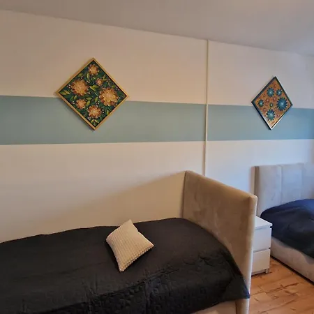 Stadtblick Grosse Peter Fuer 5 Personen Mit Balkon 5og Modern Und Gemuetlich * אנברג - בוכהולץ