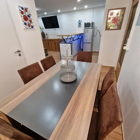 Stadtblick Grosse Peter Fuer 5 Personen Mit Balkon 5og Modern Und Gemuetlich דירה