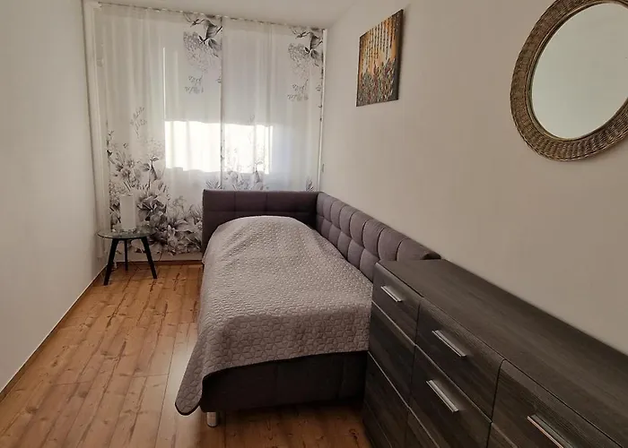 Stadtblick Grosse Peter Fuer 5 Personen Mit Balkon 5og *