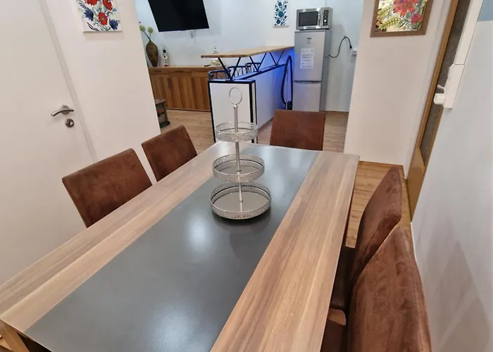 Stadtblick Grosse Peter Fuer 5 Personen Mit Balkon 5og דירה