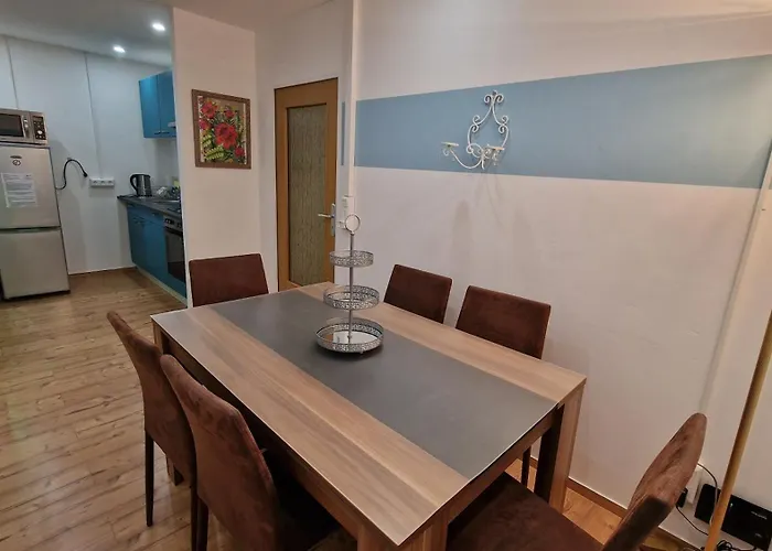 Stadtblick Grosse Peter Fuer 5 Personen Mit Balkon 5og