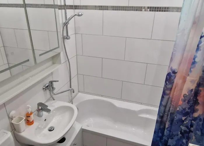 Stadtblick Grosse Peter Fuer 5 Personen Mit Balkon 5og דירה אנברג - בוכהולץ