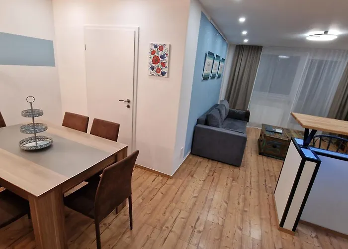 Stadtblick Grosse Peter Fuer 5 Personen Mit Balkon 5og דירה *